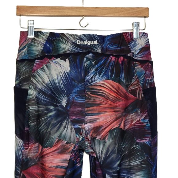 Desigual 3/4 Sport Leggings Capri Women's Size XL Workout Gym Mesh Colorful - Picture 6 of 11